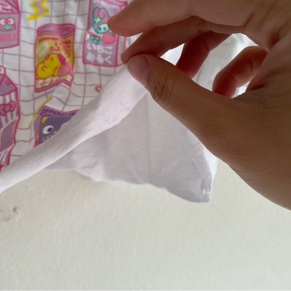 Hello Kitty cropped Sanrio graphic tee in pink and white - Picture 4 of 6